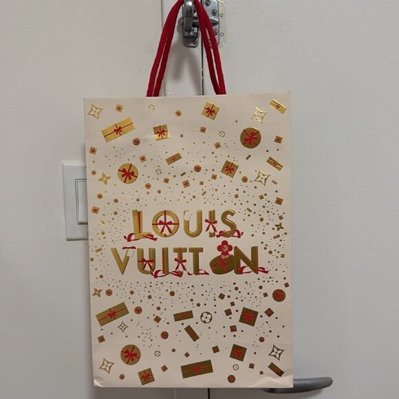 Louis Vuitton NWOT Holiday 2023 Limited Edition Paper Shopping Gift Bag. - Picture 3 of 7